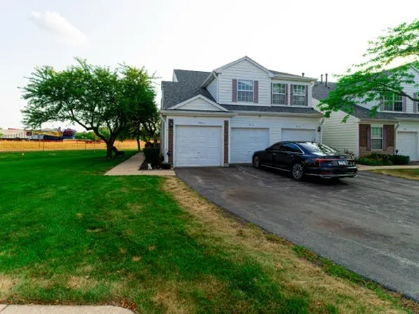 737 W Streamwood Blvd Unit B, Streamwood, IL 60107