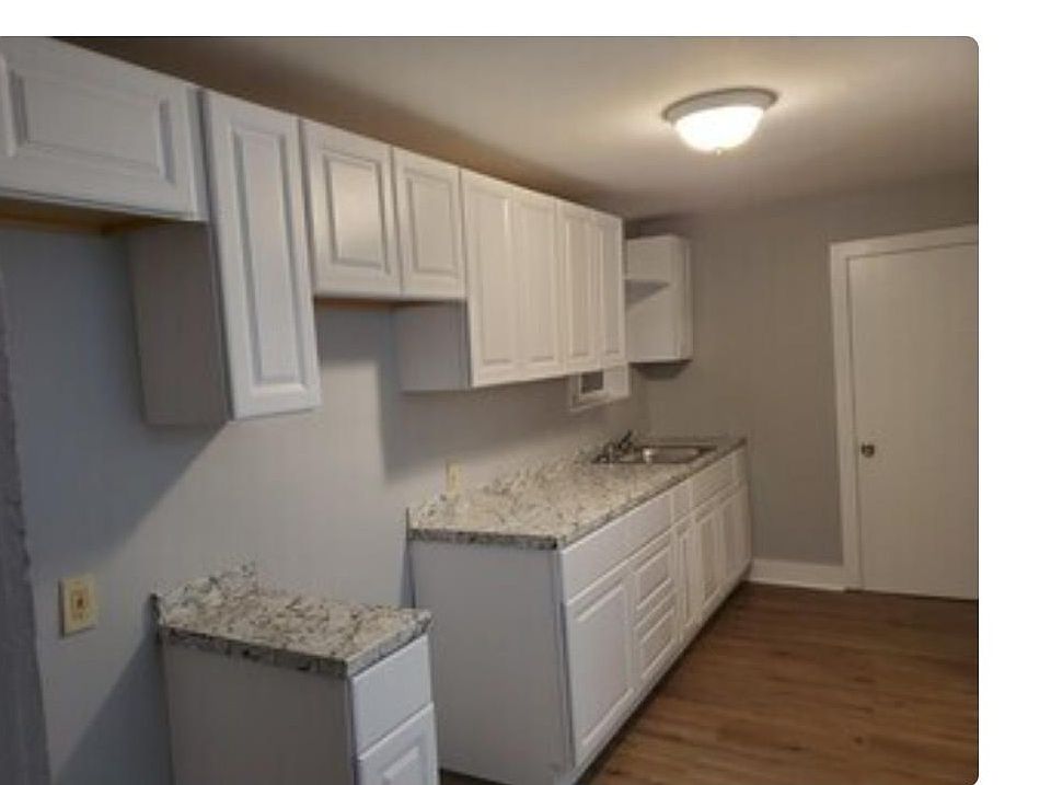 1st image of 2944 Wilson Ave