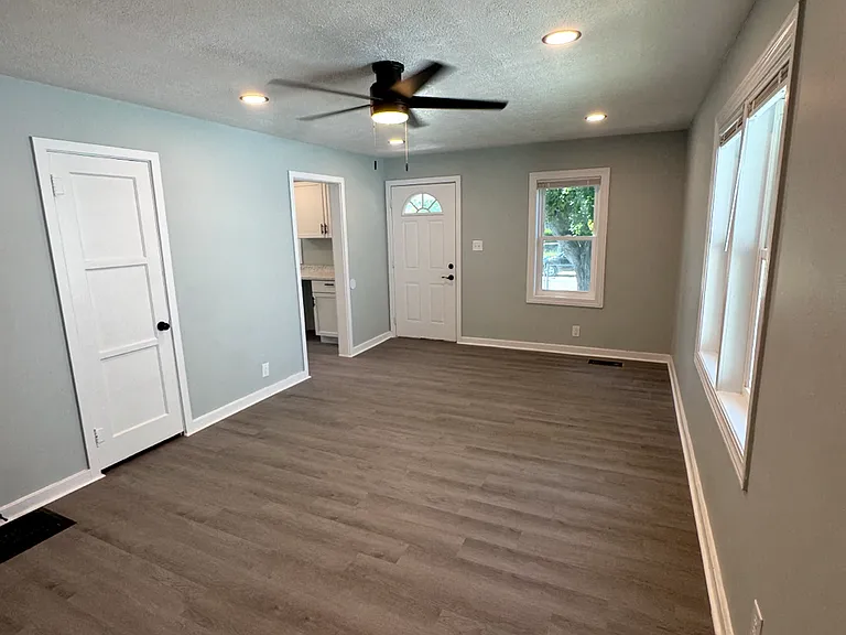 3313 Hovey St — Photo 5