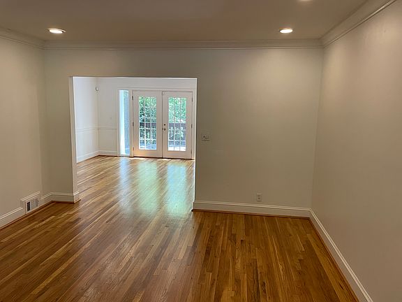3rd image of 1335 Briarwood Dr