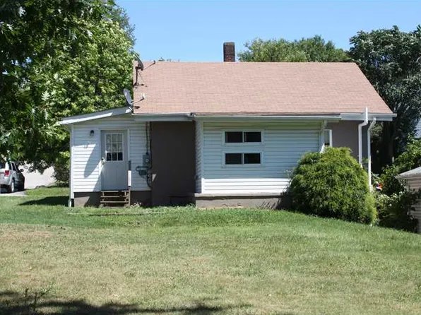 82 E Katherine Ave, Washington, PA 15301
