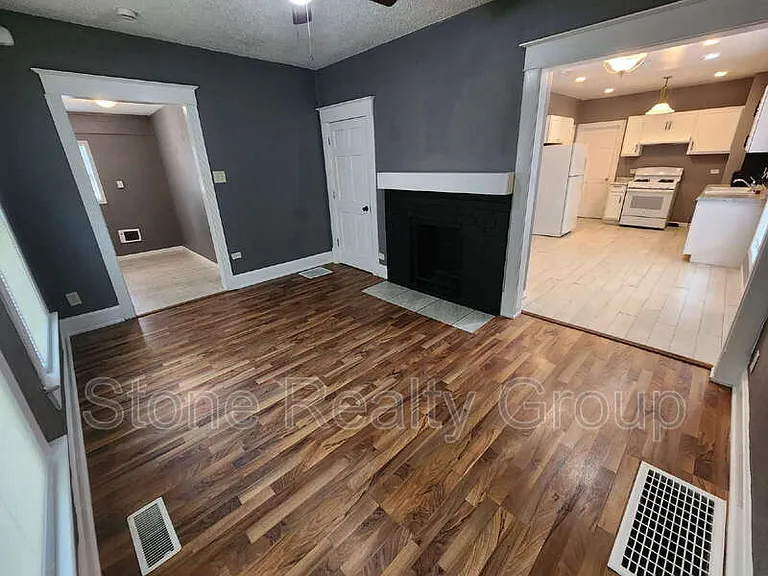 1535 Barbour Ave — Photo 2