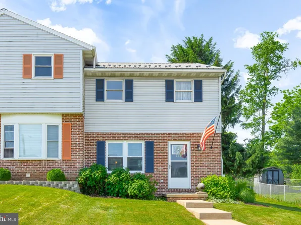 238 Riverview Dr, Ephrata, PA 17522