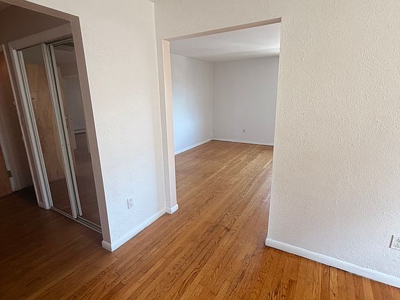 2nd image of 5 Bryn Mawr Pl APT 1