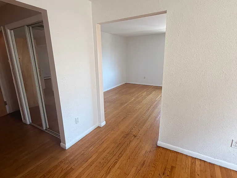 5 Bryn Mawr Pl #1 — Photo 2