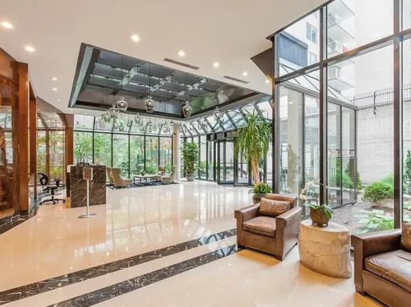 212 East 47th Street 19D image 6 of 7