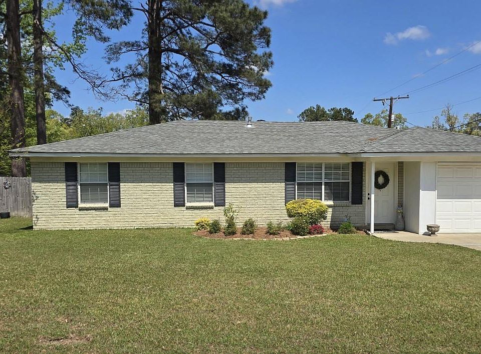 1st image of 100 Davis Ln