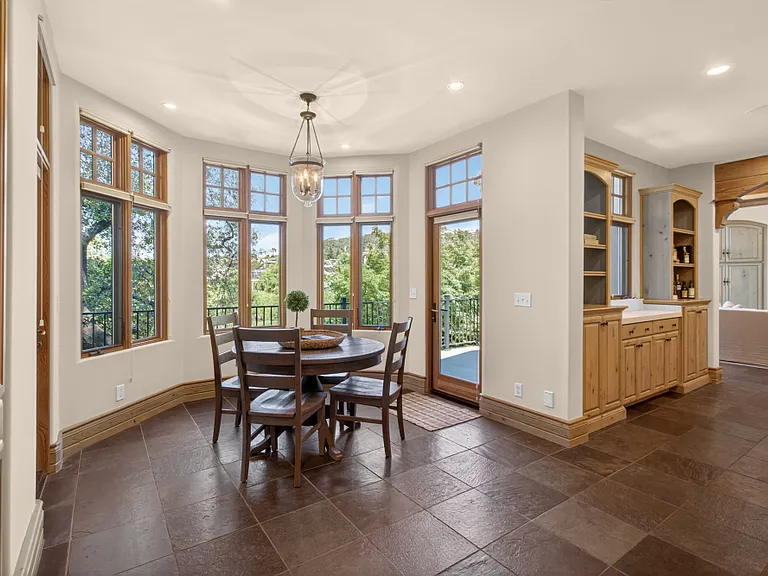 2375 Clubhouse Dr — Photo 35