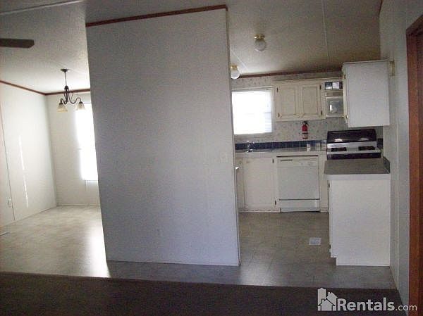 1st image of 10 Parkview Dr