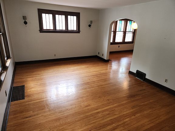4th image of 617 Gardenia Ave