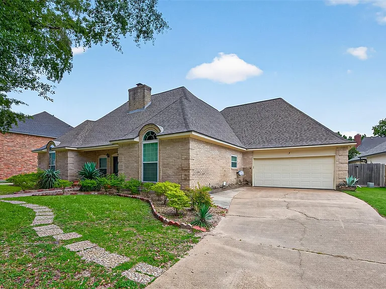 15106 Dawnbrook Dr — Photo 9