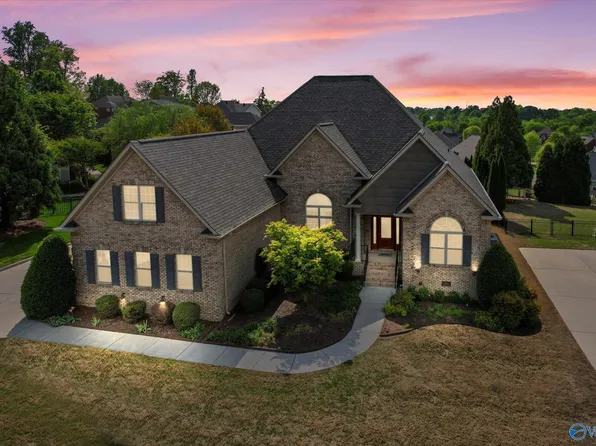 135 Rainbow Glen Cir, Madison, AL 35758