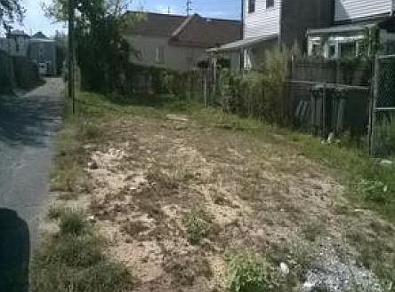 2nd image of 1834 Grant Ave