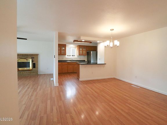 5th image of 3318 Plymouth Dr
