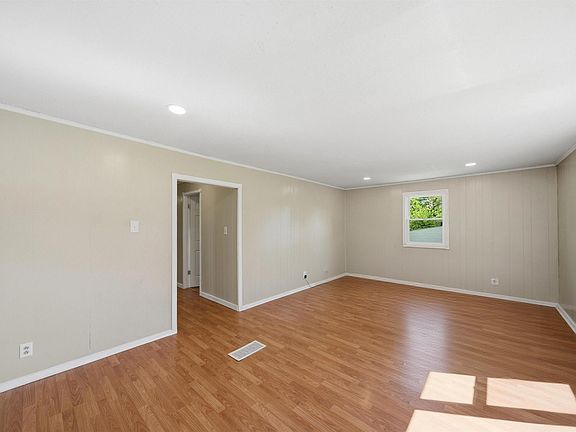 5th image of 310 S Bellevue Ave
