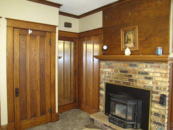 3rd image of 408 N Estey St