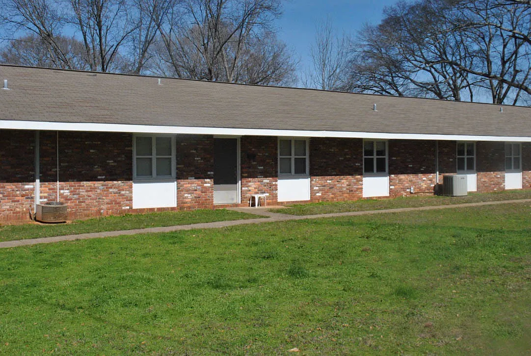 Candlewood — Photo 1