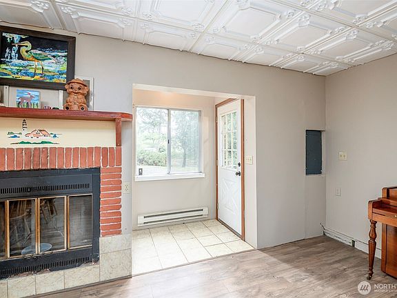 3rd image of 1207 E Madrona Boulevard NW