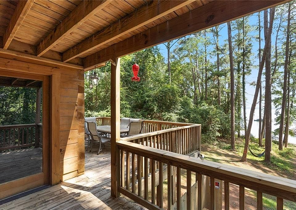 1st image of 217 Circle Dr