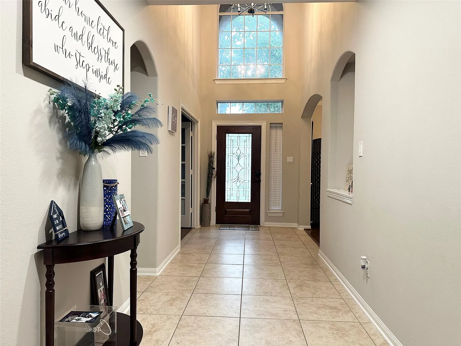 4 bed, 3.5 bath, 3218 sqft, $3,500 — Photo 3