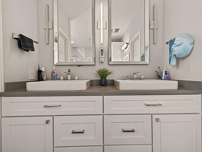 6514 Kings Summit Dr — Photo 38