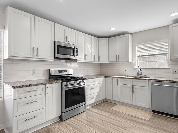 5th image of 2101 Shamrock Ln