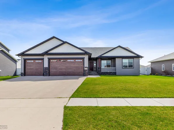 7428 Eagle Pointe Dr S, Fargo, ND 58104