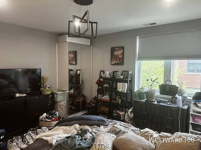 1830 N Winchester Ave #315 — Photo 12