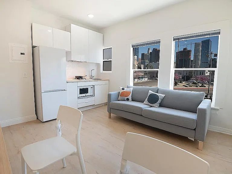1st image of 1520 W 8th St APT 115