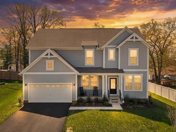 610 Plainview Dr, Fredericksburg, VA 22405