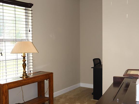 4th image of 8382 Fordham Ln