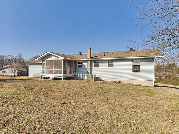 5th image of 160 Spring Lake Dr