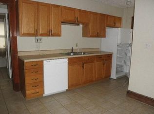 24 Somerset St, Springfield, MA 01108