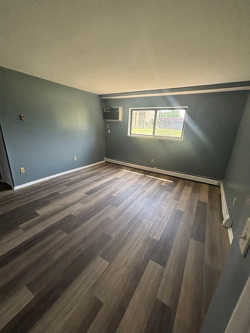 15412 Maple Park Drive — Photo 2