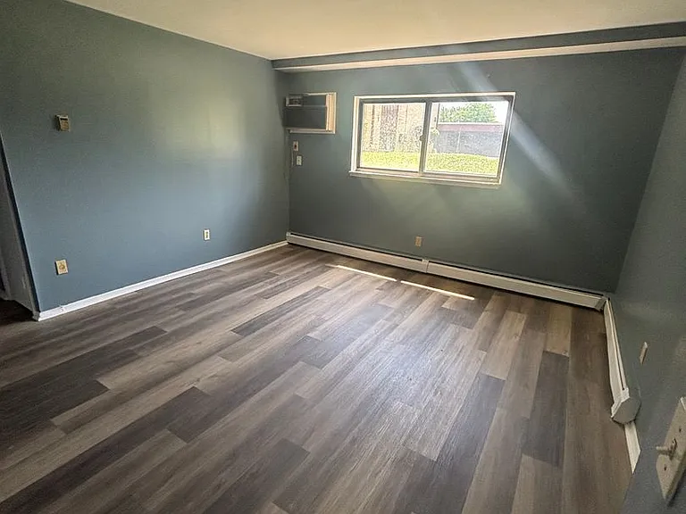 15412 Maple Park Drive — Photo 2