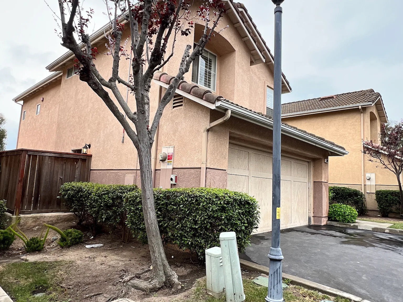 3 bed, 1400 sqft, $3,999 — Photo 2