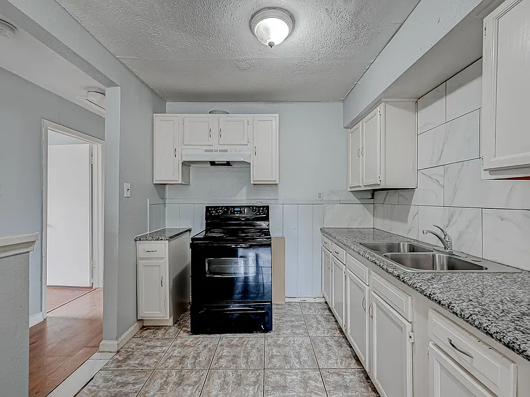 3406 Saint Benedict St — Photo 5