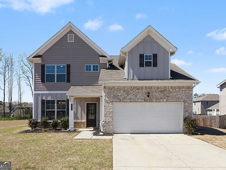 100 McGinnis Cir — Photo 1