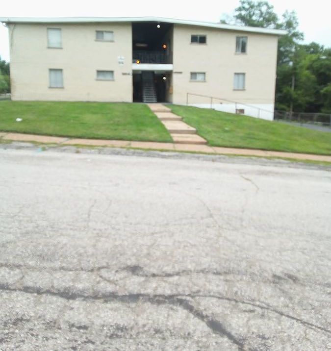 1st image of 7151 Lexington Ave