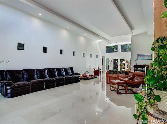 3rd image of 12934 Ixora Cir