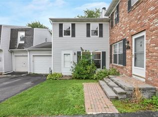 25 Larch Ct, Fishkill, NY 12524