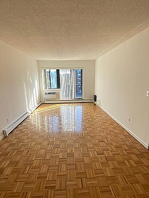 3rd image of 66-00 Austin St APT 6J