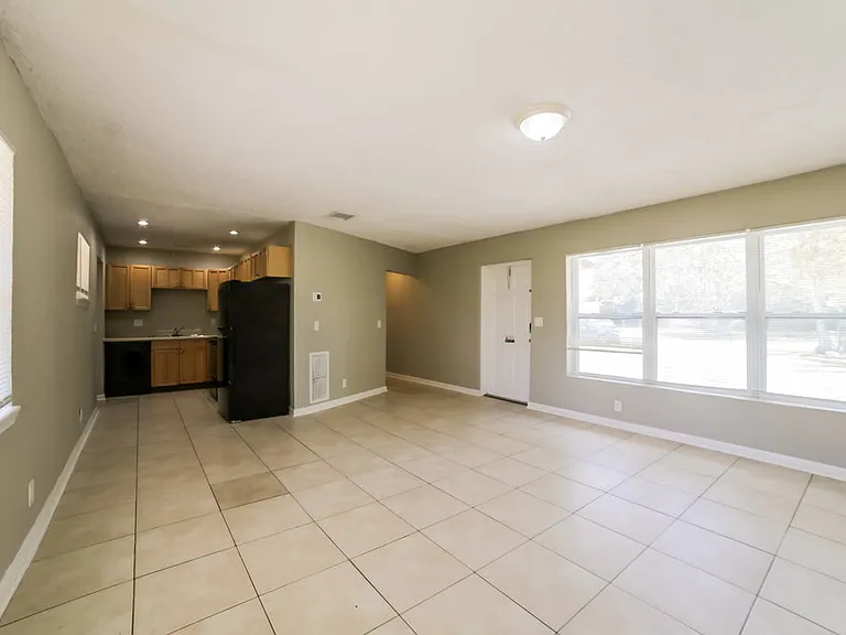 1522 NW 10th Ave — Photo 7