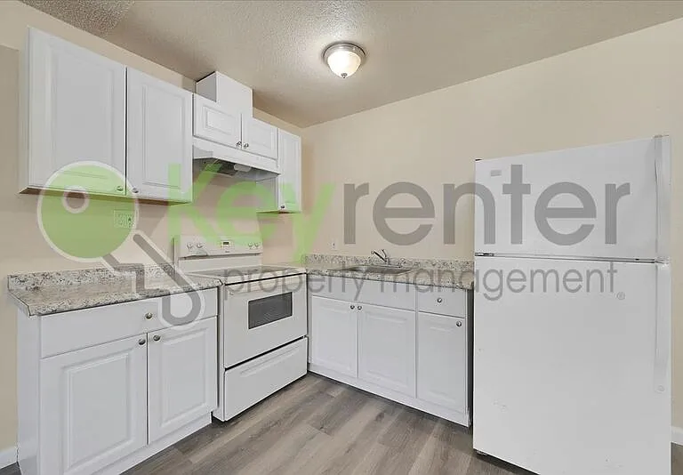 1065 Santiago Ave #6 — Photo 1
