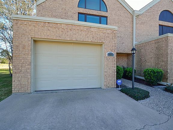 3rd image of 311 Winged Foot Dr