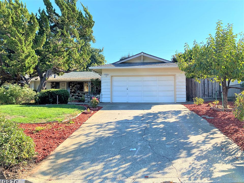 1st image of 19876 Glen Brae Dr