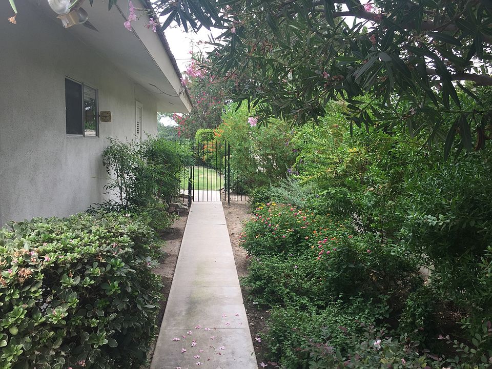 Walkway to backyard