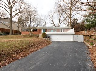 819 Culloden Rd, Saint Louis, MO 63122