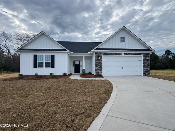 335 Crowville Street, Raeford, NC 28376