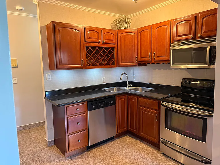 108 Waldo Ave #2A — Photo 3